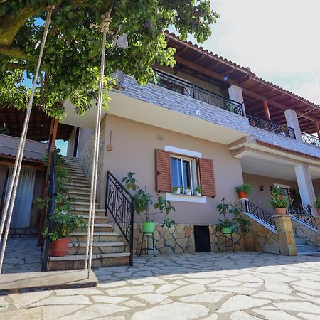 Villa Kevin Berat Exterior photo