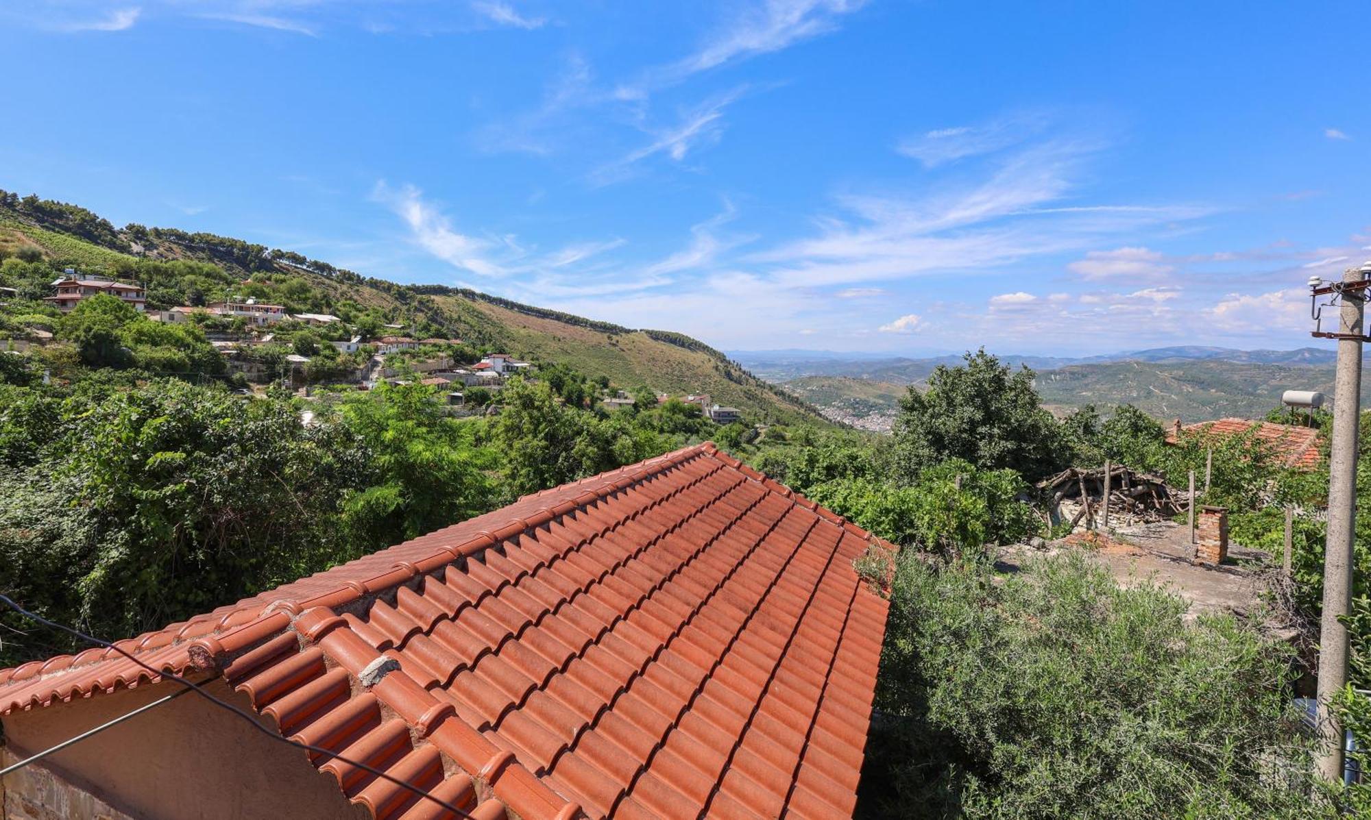Villa Kevin Berat Exterior photo