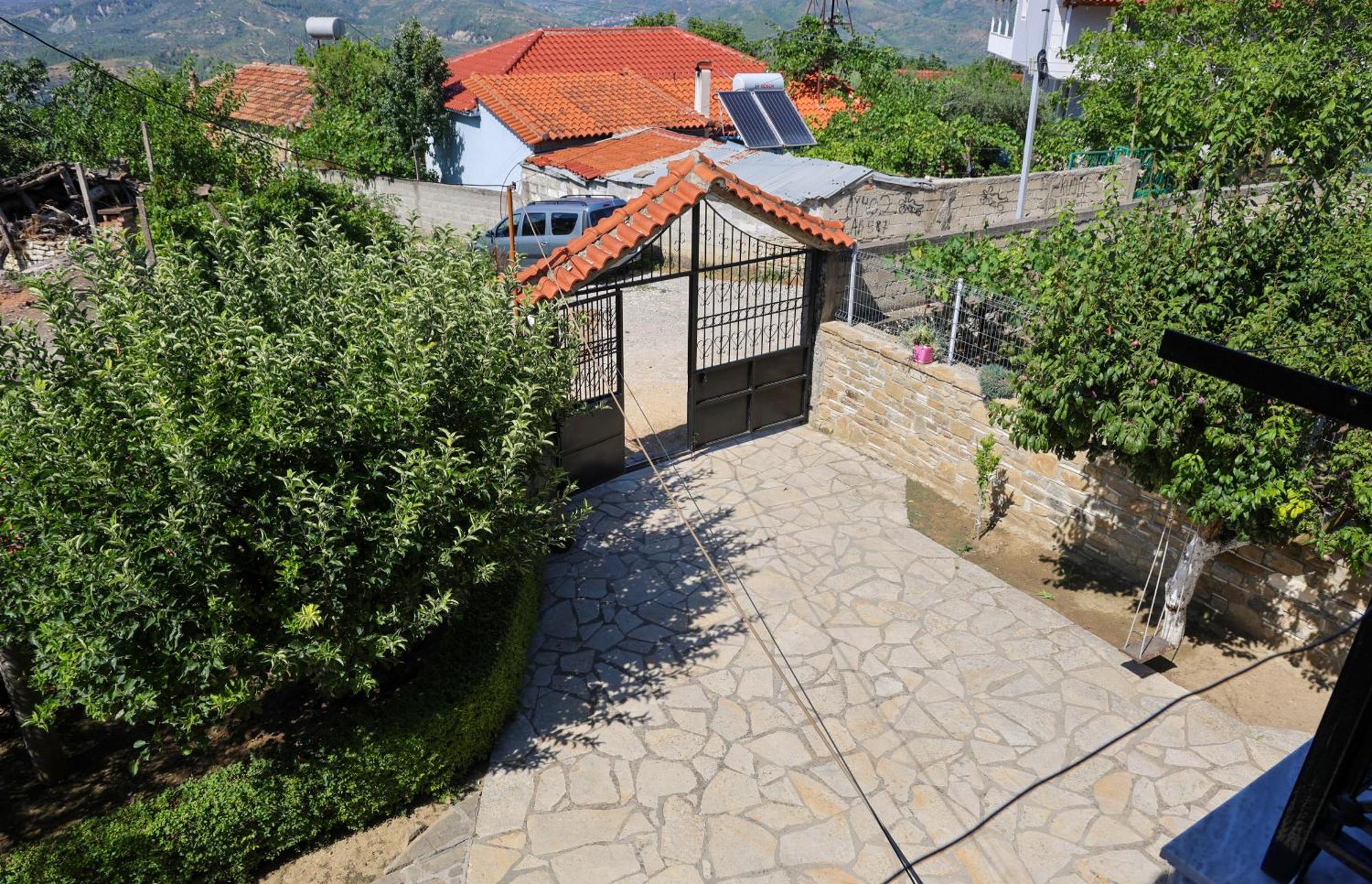 Villa Kevin Berat Exterior photo