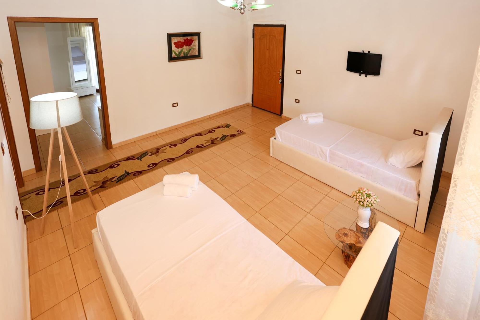 Villa Kevin Berat Exterior photo