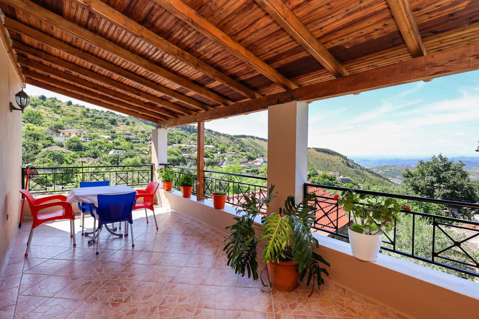 Villa Kevin Berat Exterior photo