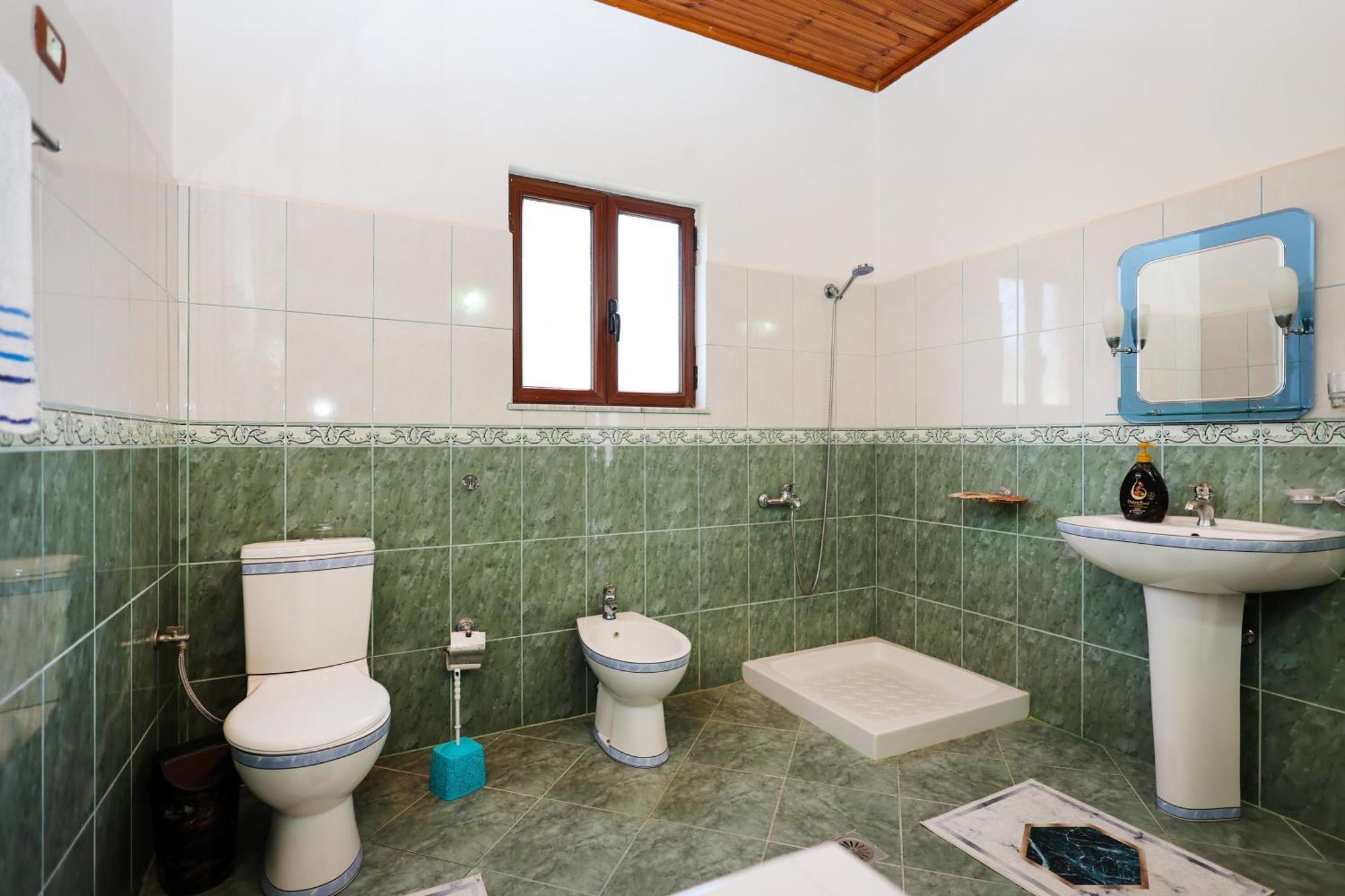 Villa Kevin Berat Exterior photo